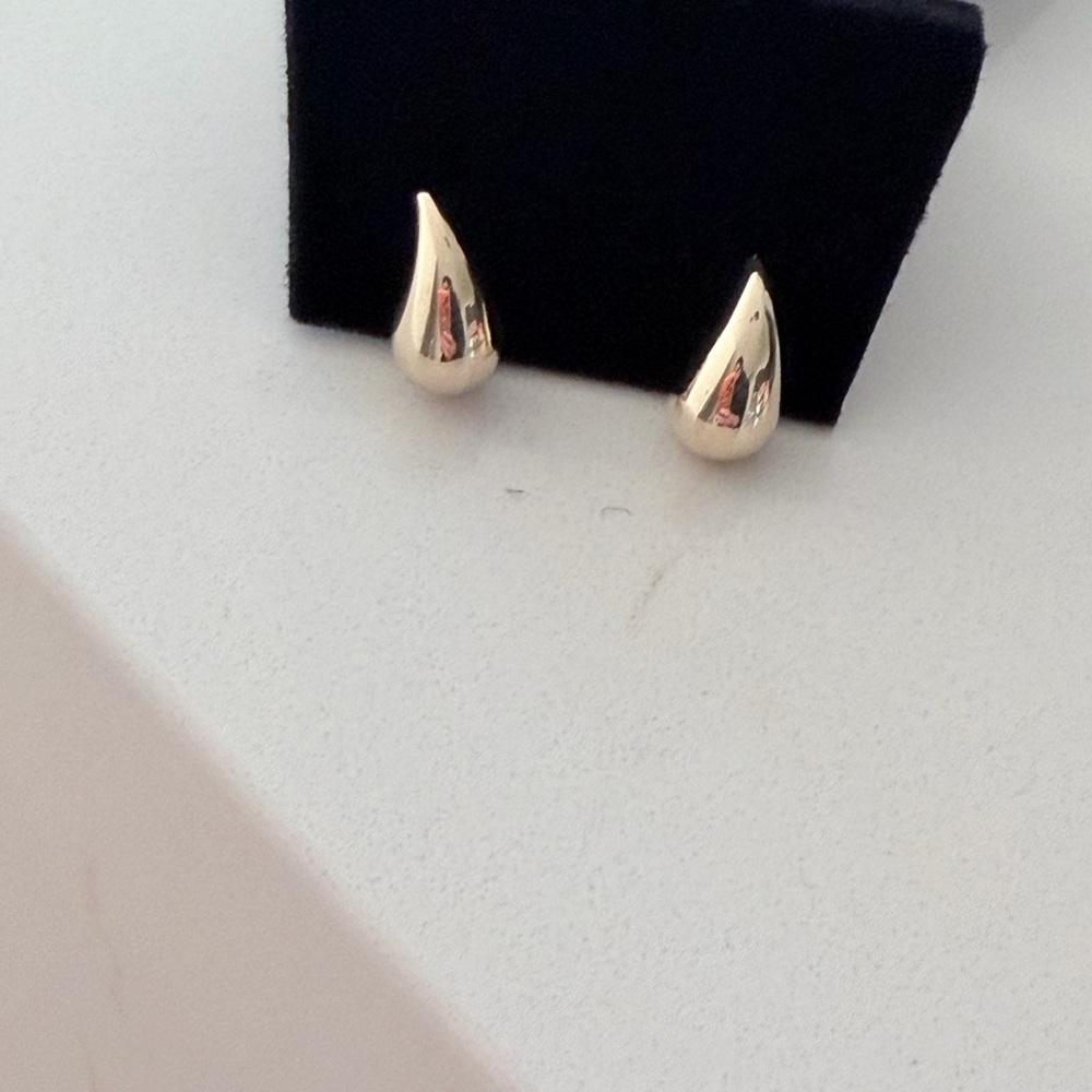 Gold Teardrop 14k